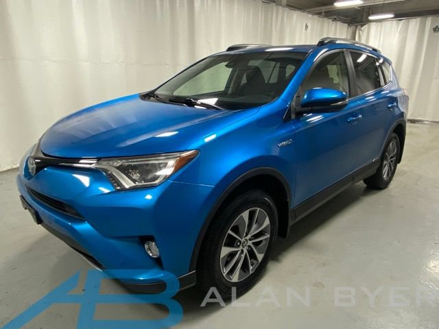 Used 2018 Toyota RAV4 XLE w/ Convenience Package AWD/4WD image 1