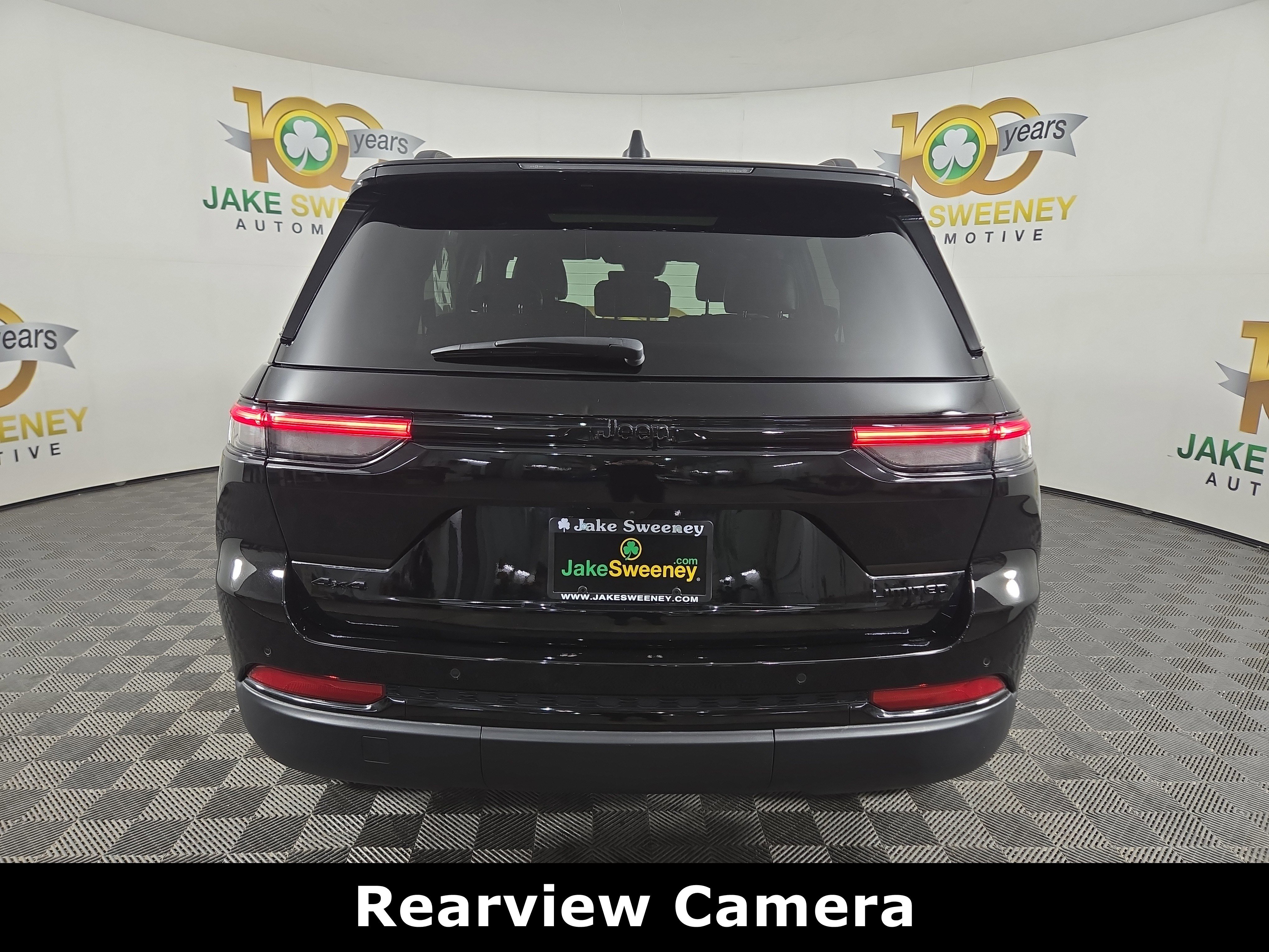 Used 2025 Jeep Grand Cherokee Limited w/ Black Appearance Package image 9
