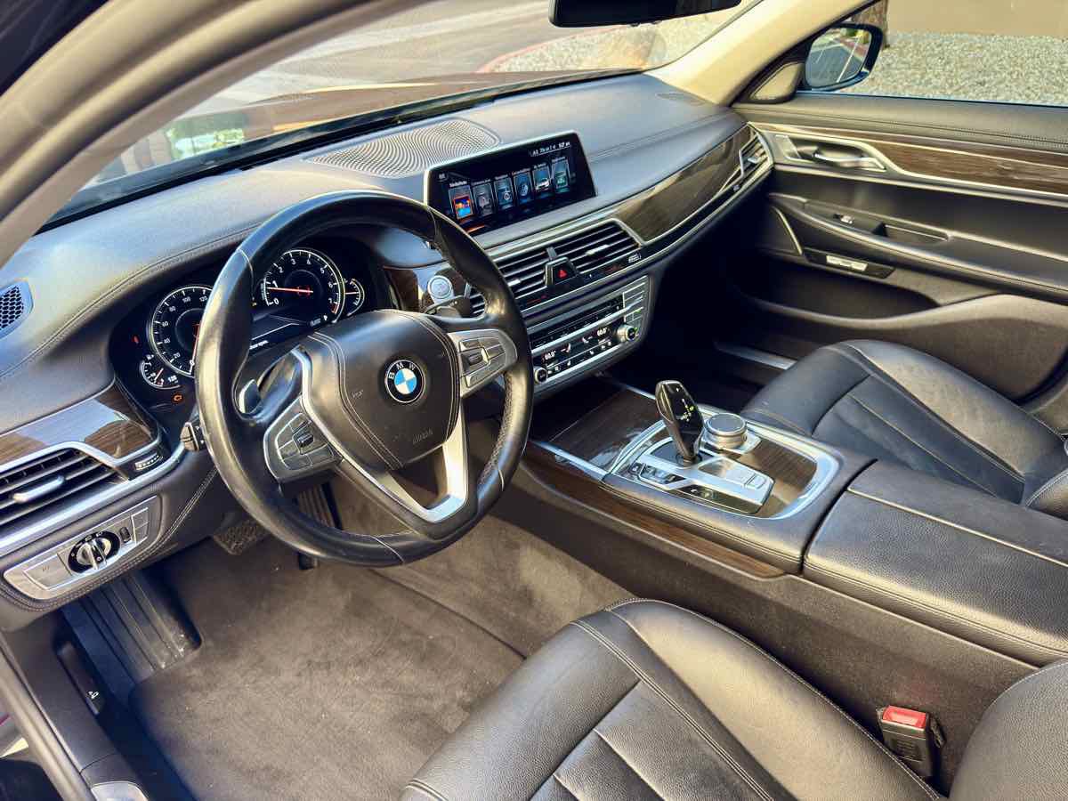 Used 2016 BMW 740i RWD image 38