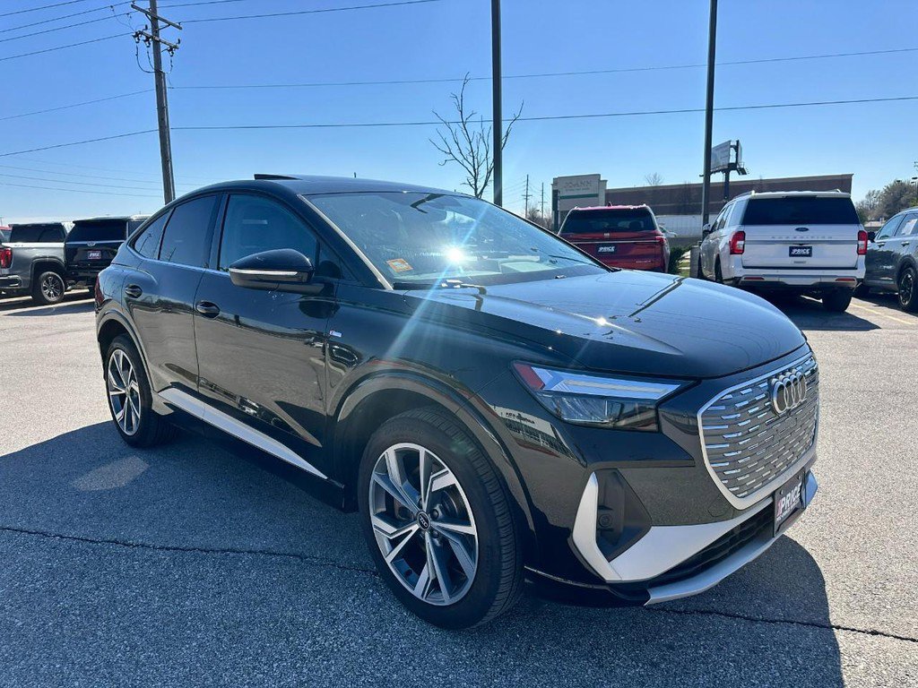 Used 2023 Audi Q4 e-tron Premium image 8