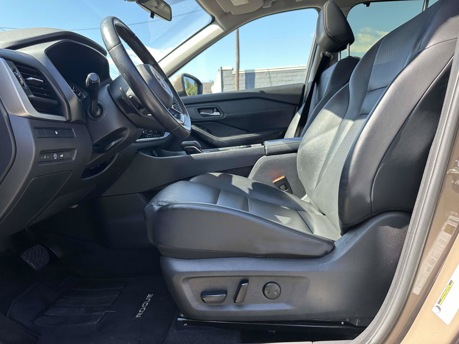 Used 2024 Nissan Rogue SV w/ SV Premium Package AWD/4WD image 14