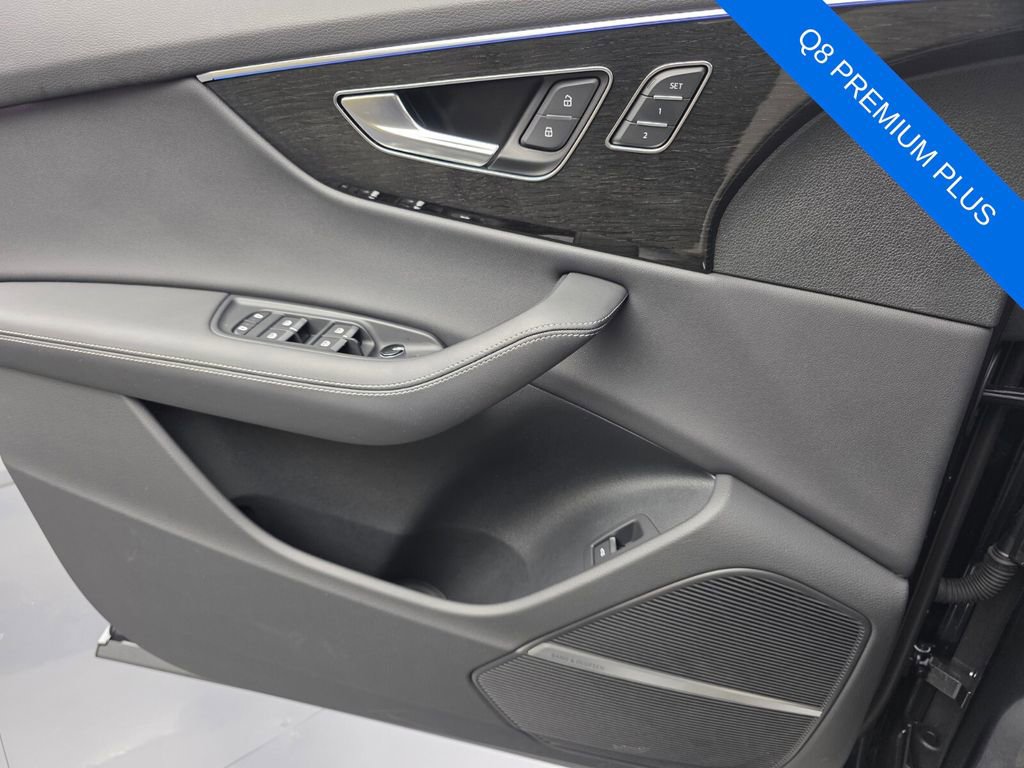 Used 2025 Audi Q8 Premium Plus w/ Premium Plus Package image 25