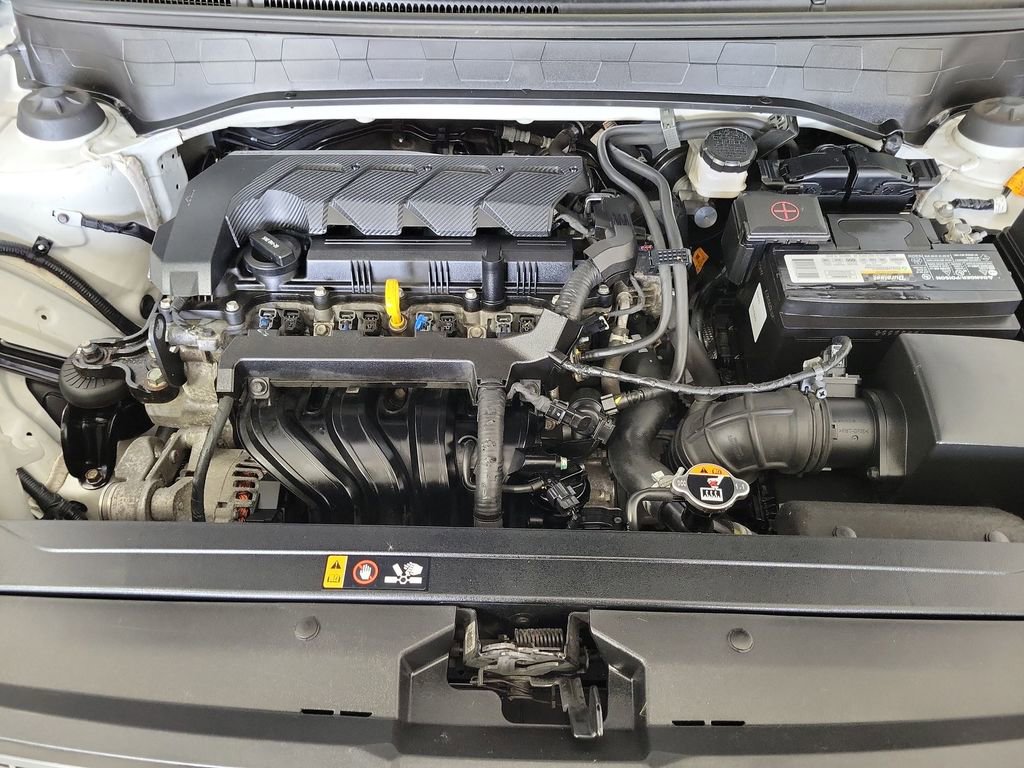 Used 2022 Hyundai Venue SEL image 22