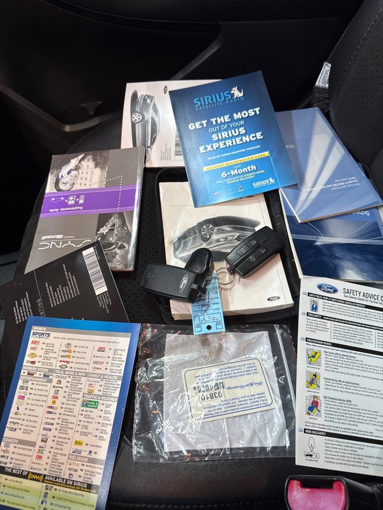 Used 2010 Ford Taurus SHO image 9