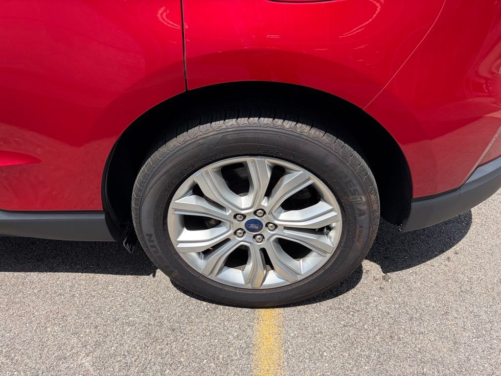 Used 2021 Ford Edge Titanium AWD/4WD image 17