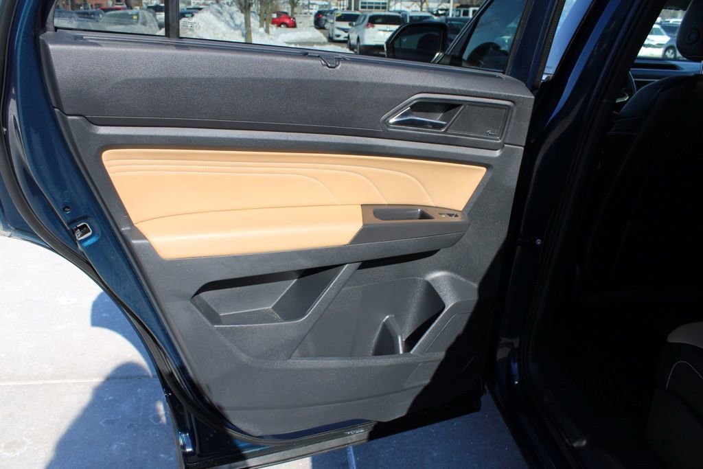 Used 2022 Volkswagen Atlas Cross Sport SEL Premium R-Line image 28