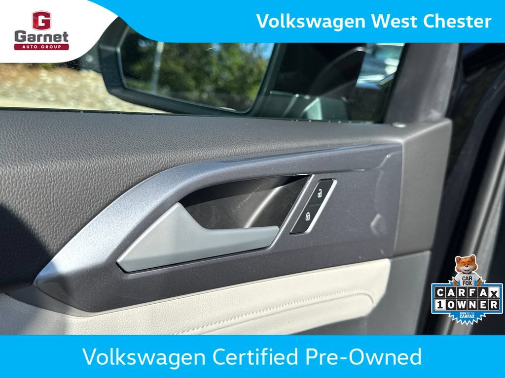 Certified 2025 Volkswagen Taos SEL AWD/4WD image 13