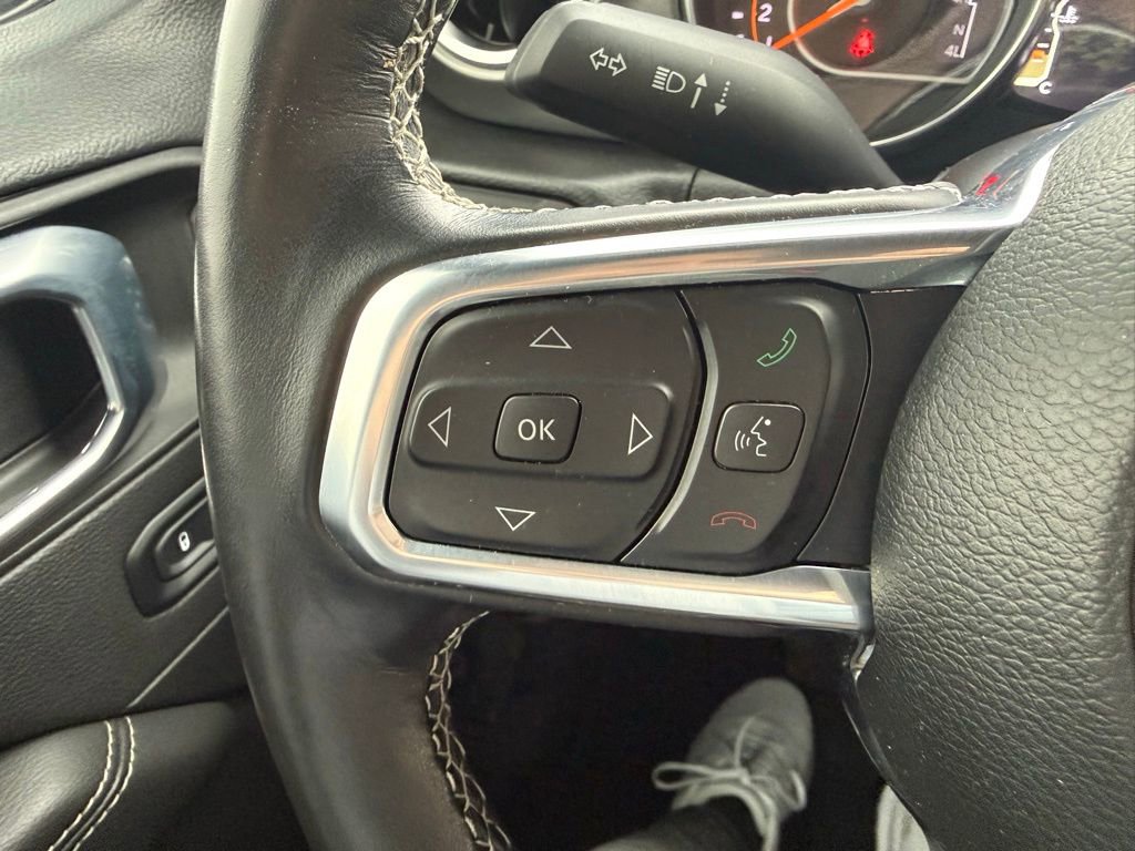 Used 2023 Jeep Gladiator Rubicon w/ Cold Weather Group image 19