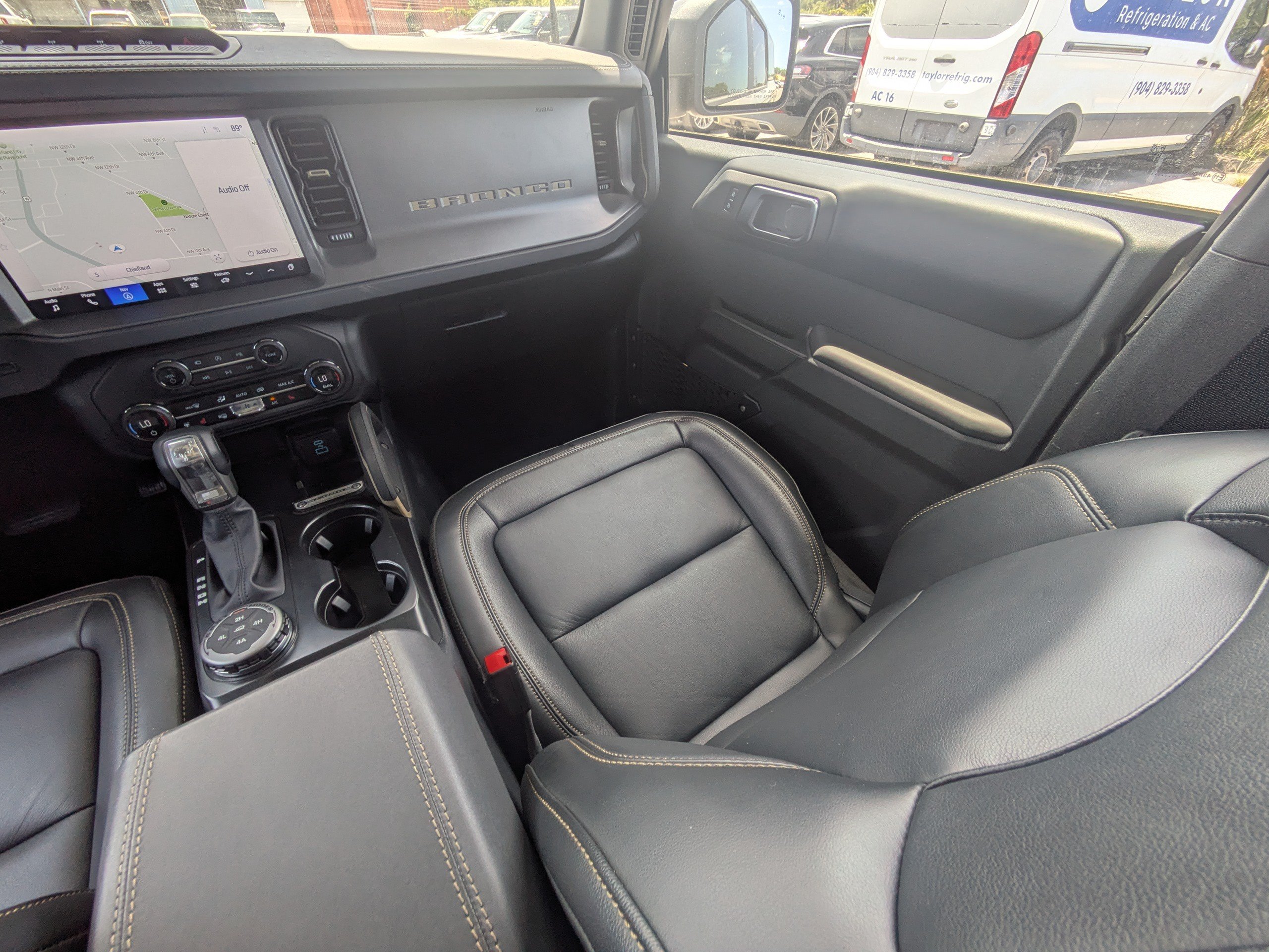 Used 2025 Ford Bronco Badlands AWD/4WD image 16
