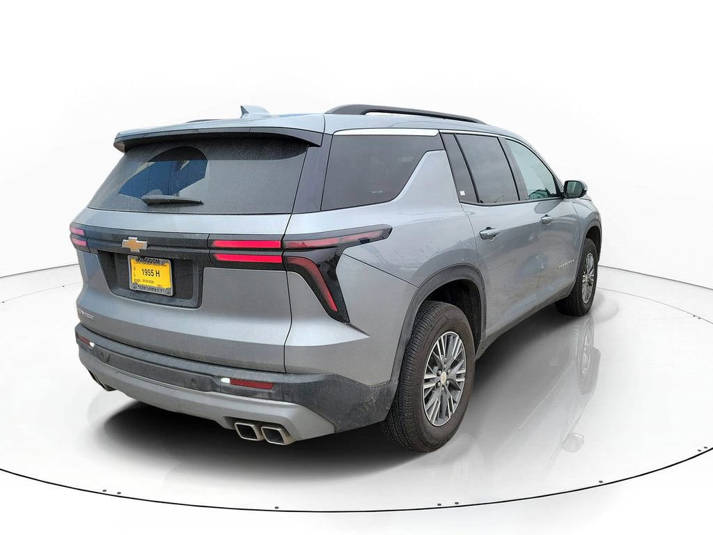 Used 2025 Chevrolet Traverse LT image 4