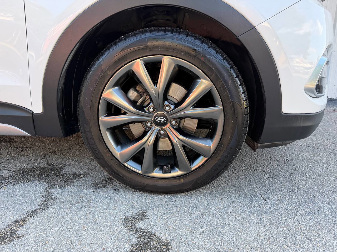 Used 2017 Hyundai Santa Fe Sport FWD image 37