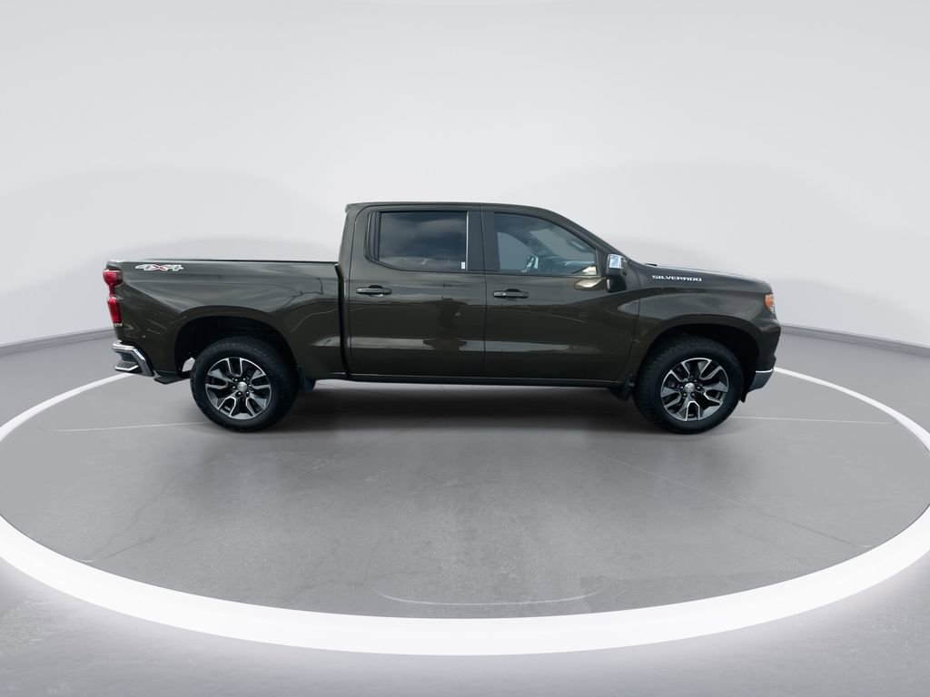 Used 2024 Chevrolet Silverado 1500 LT image 9