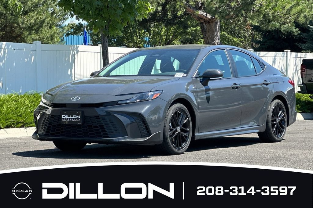 Used 2025 Toyota Camry SE FWD image 8
