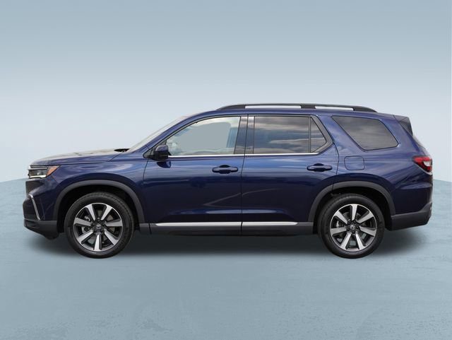Used 2025 Honda Pilot Touring image 4