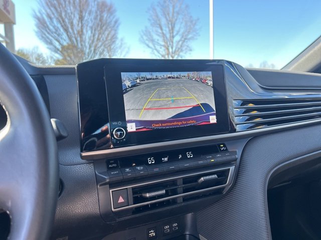 Used 2025 Toyota Camry SE image 23