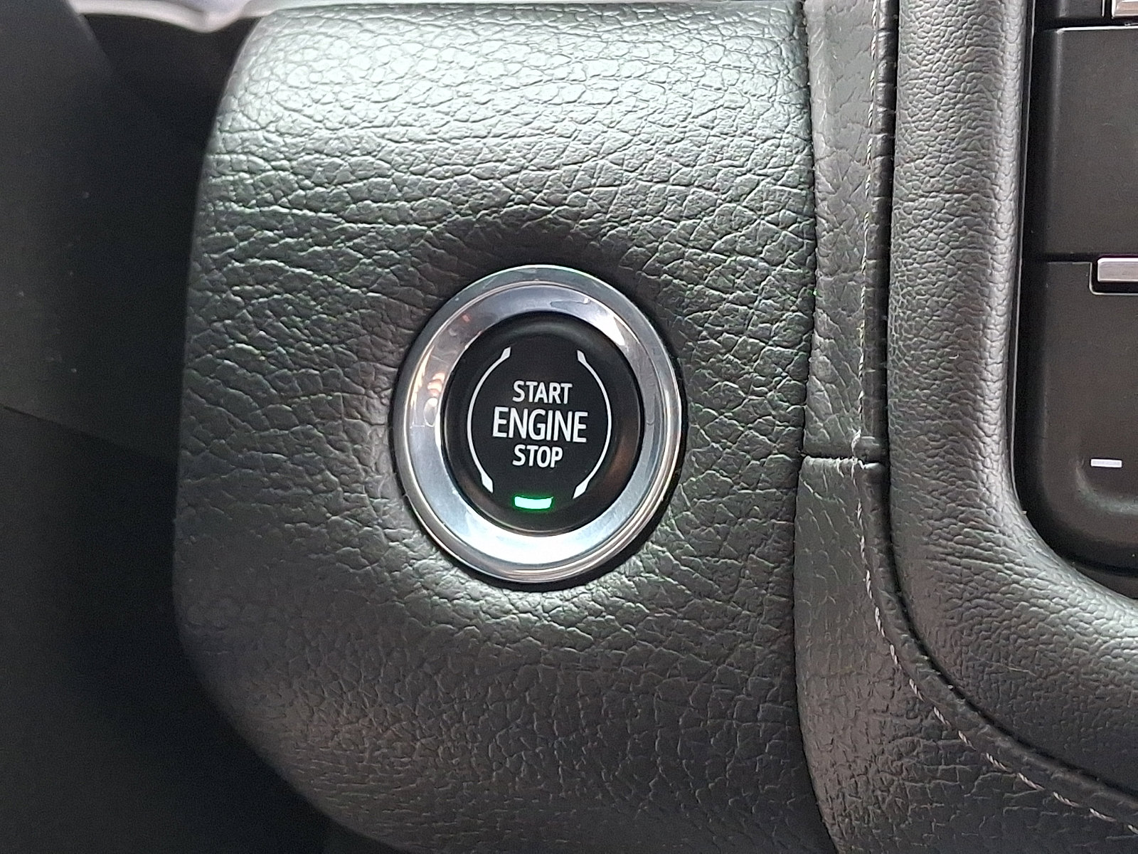 Used 2023 GMC Yukon Denali AWD/4WD image 25