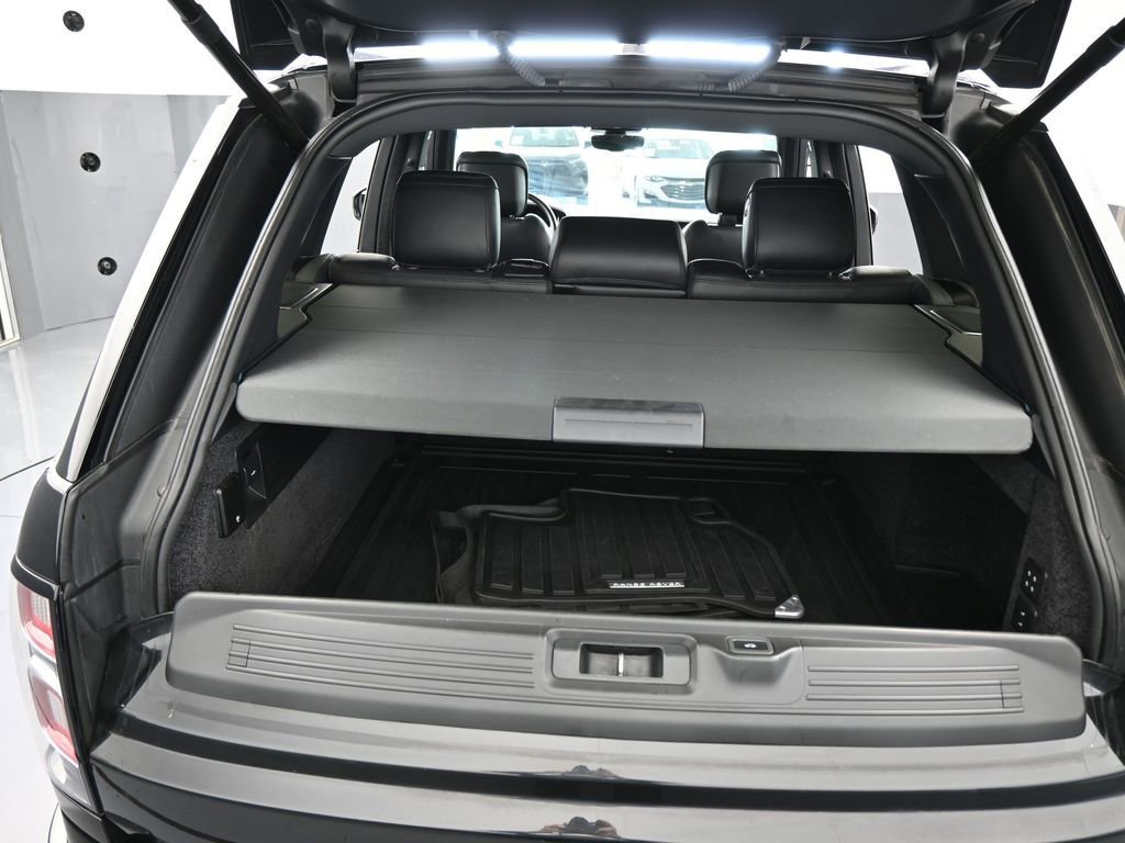Used 2020 Land Rover Range Rover HSE image 44