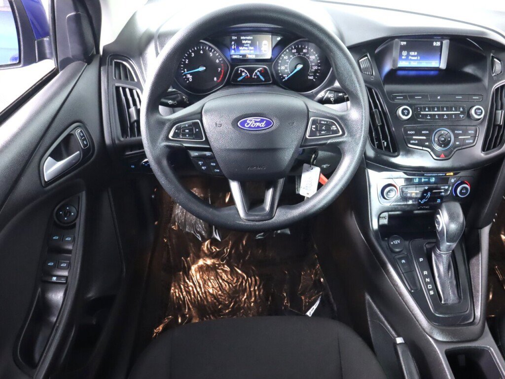 Used 2018 Ford Focus SE FWD image 25