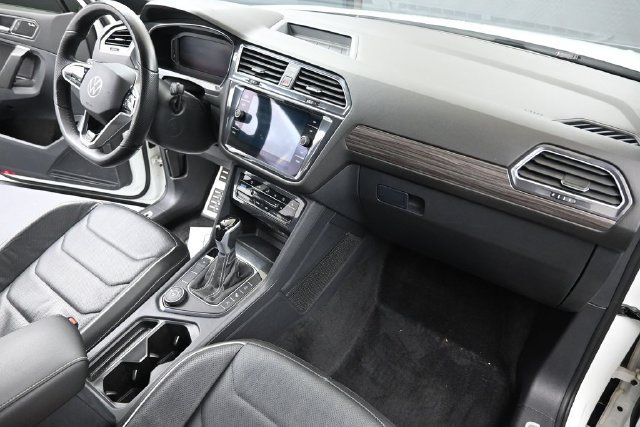 Used 2024 Volkswagen Tiguan SEL R-Line AWD/4WD image 13