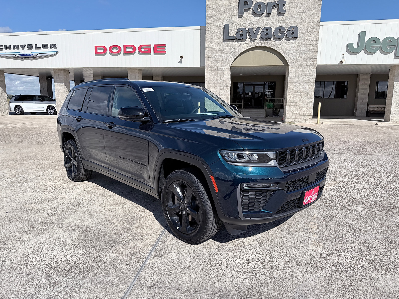 New 2027 Jeep Grand Cherokee L Limited w/ Limited Altitude Package