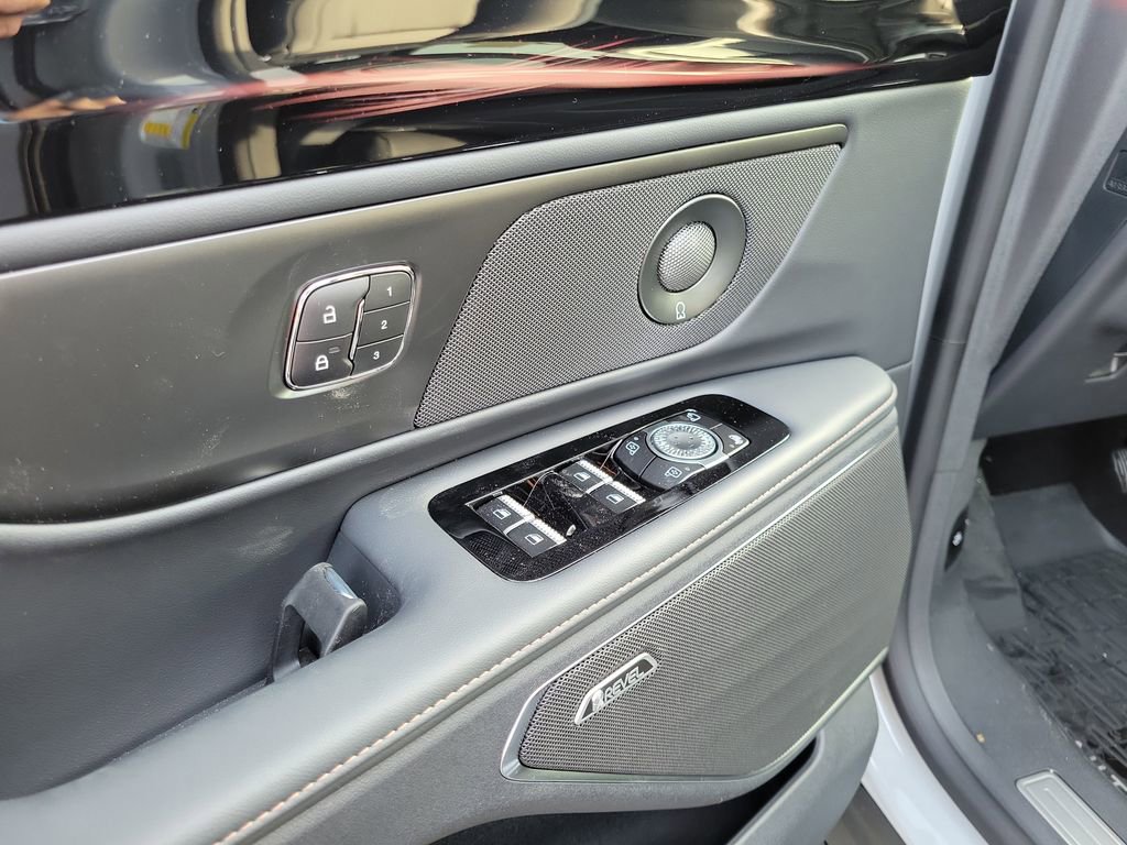 New 2026 Lincoln Nautilus Premier w/ Equipment Group 102A AWD/4WD image 19