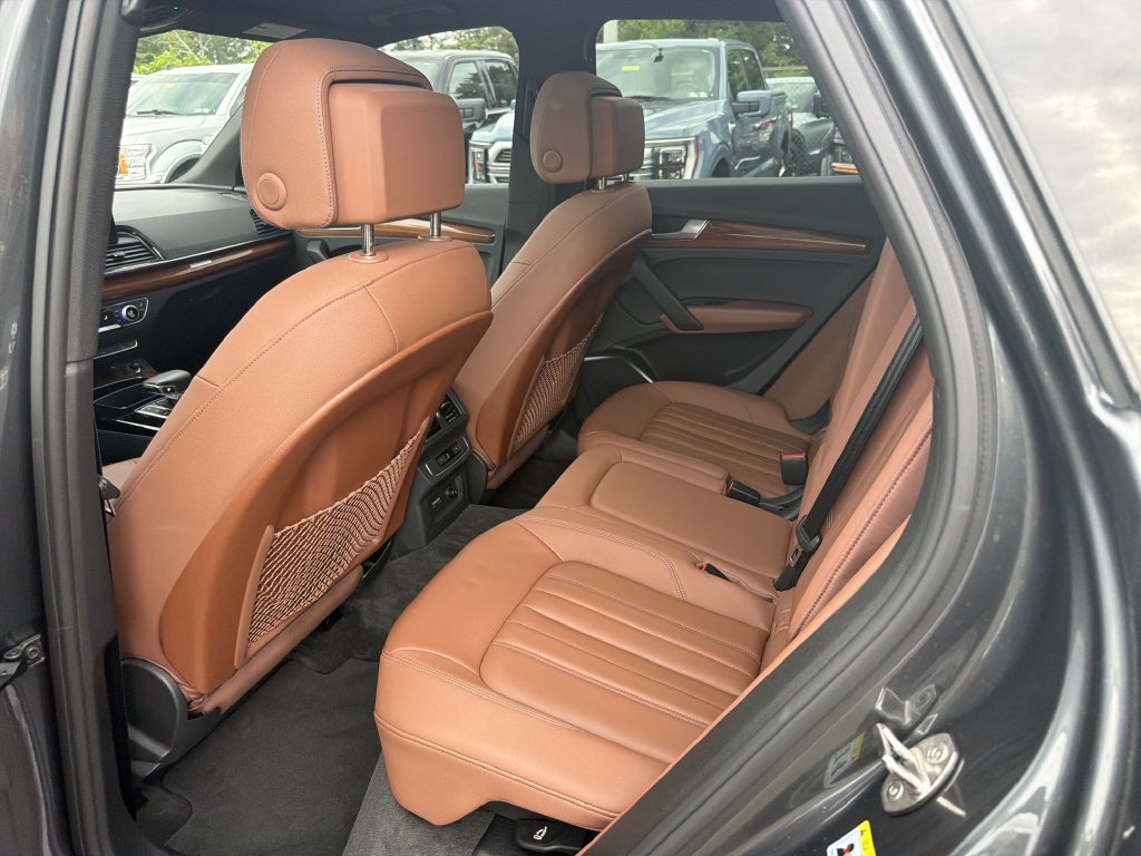Used 2023 Audi Q5 2.0T Premium w/ Convenience Package AWD/4WD image 13