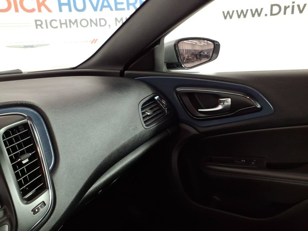 Used 2015 Chrysler 200 S w/ Comfort Group FWD image 22