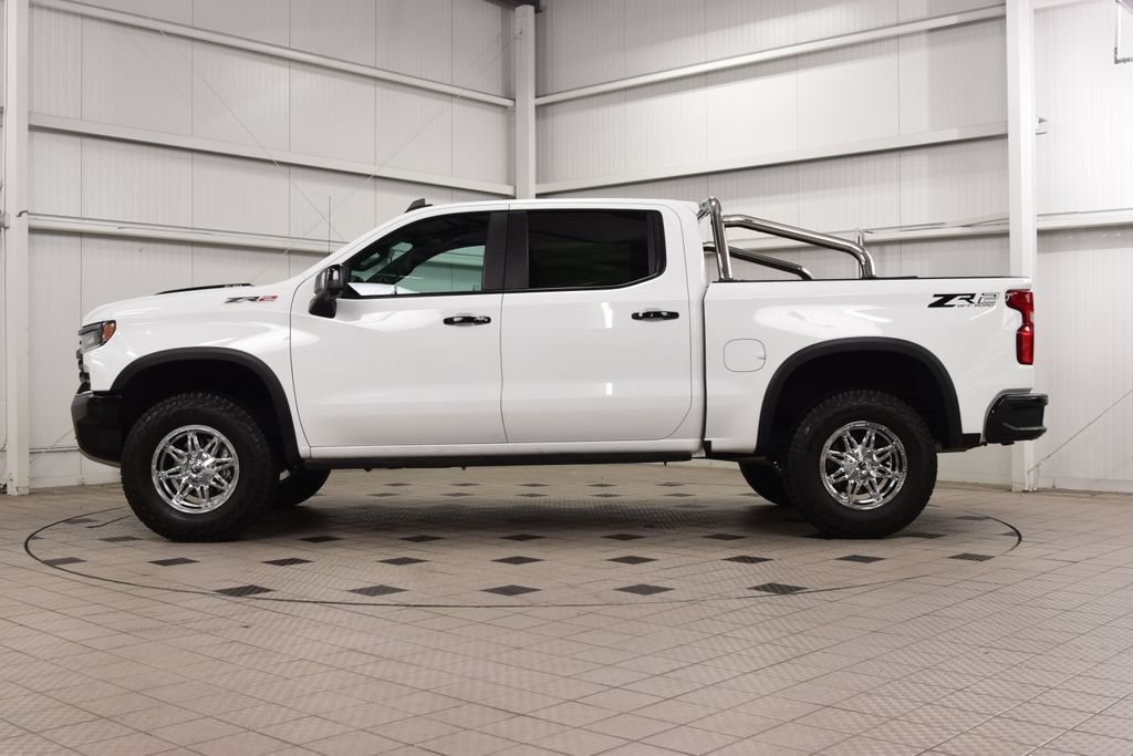 Used 2023 Chevrolet Silverado 1500 ZR2 w/ Technology Package AWD/4WD image 4