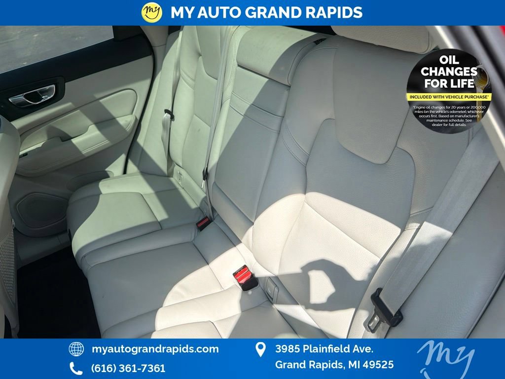 Used 2019 Volvo XC60 T6 Momentum w/ Protection Package Premier AWD/4WD image 10