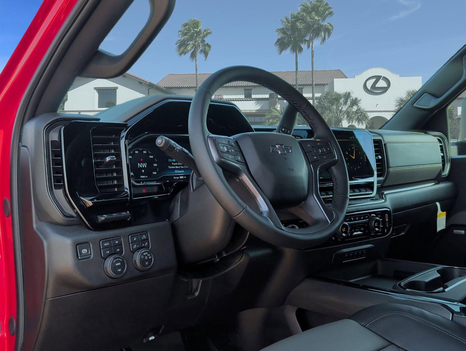 Used 2025 Chevrolet Silverado 2500 ZR2 w/ Technology Package image 10