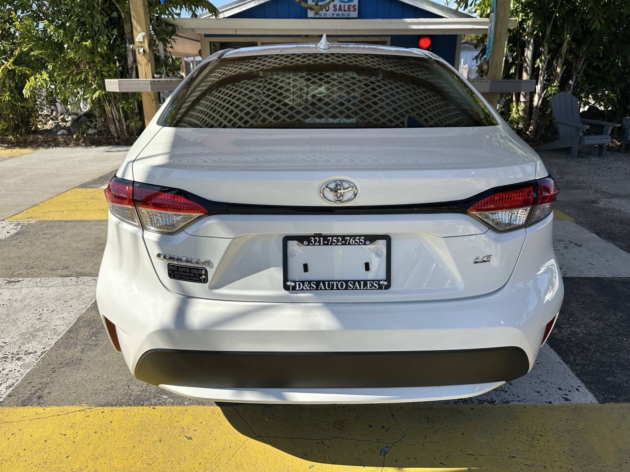 Used 2020 Toyota Corolla LE FWD image 6
