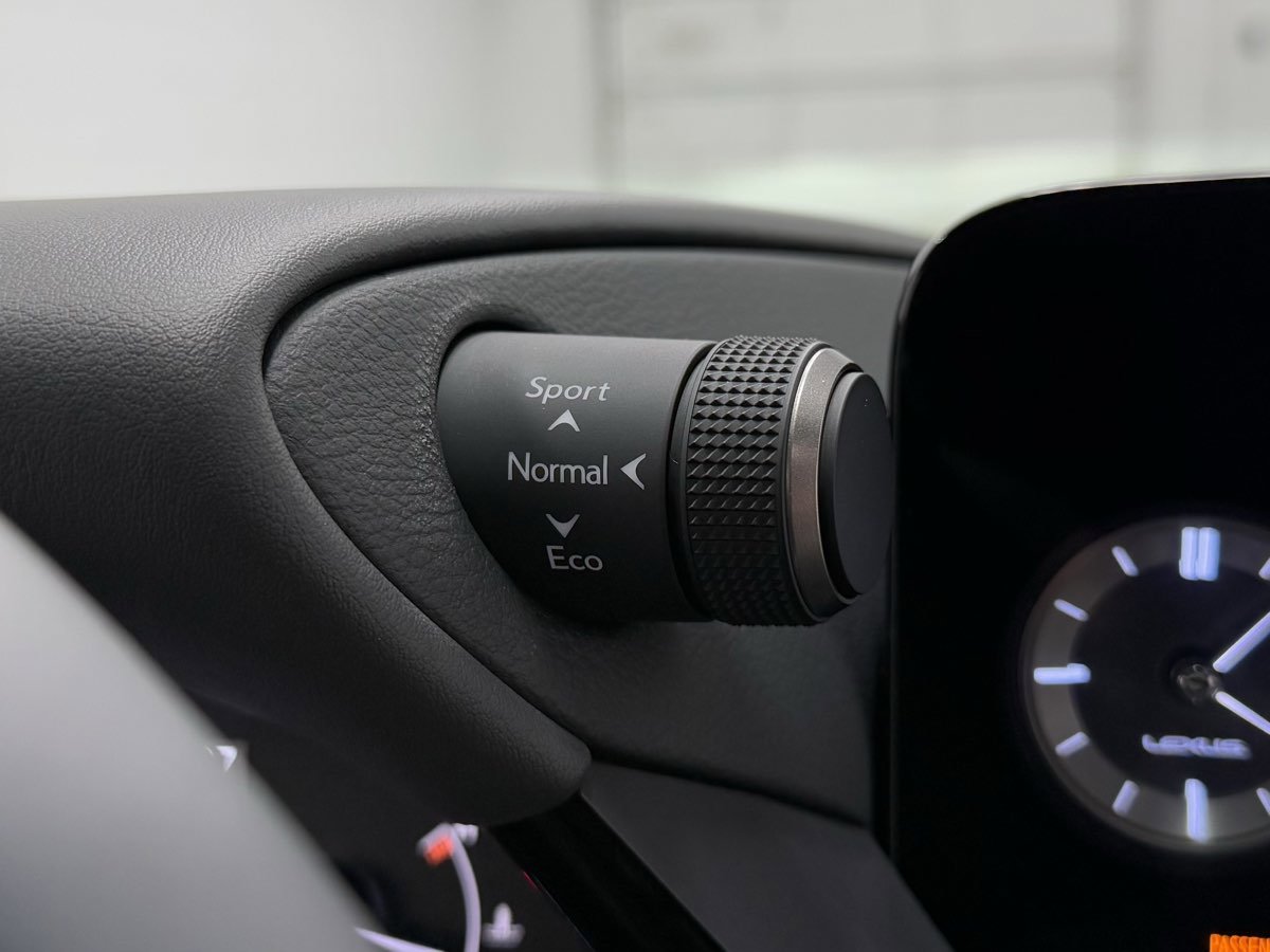 Used 2025 Lexus ES 350 Ultra Luxury image 21