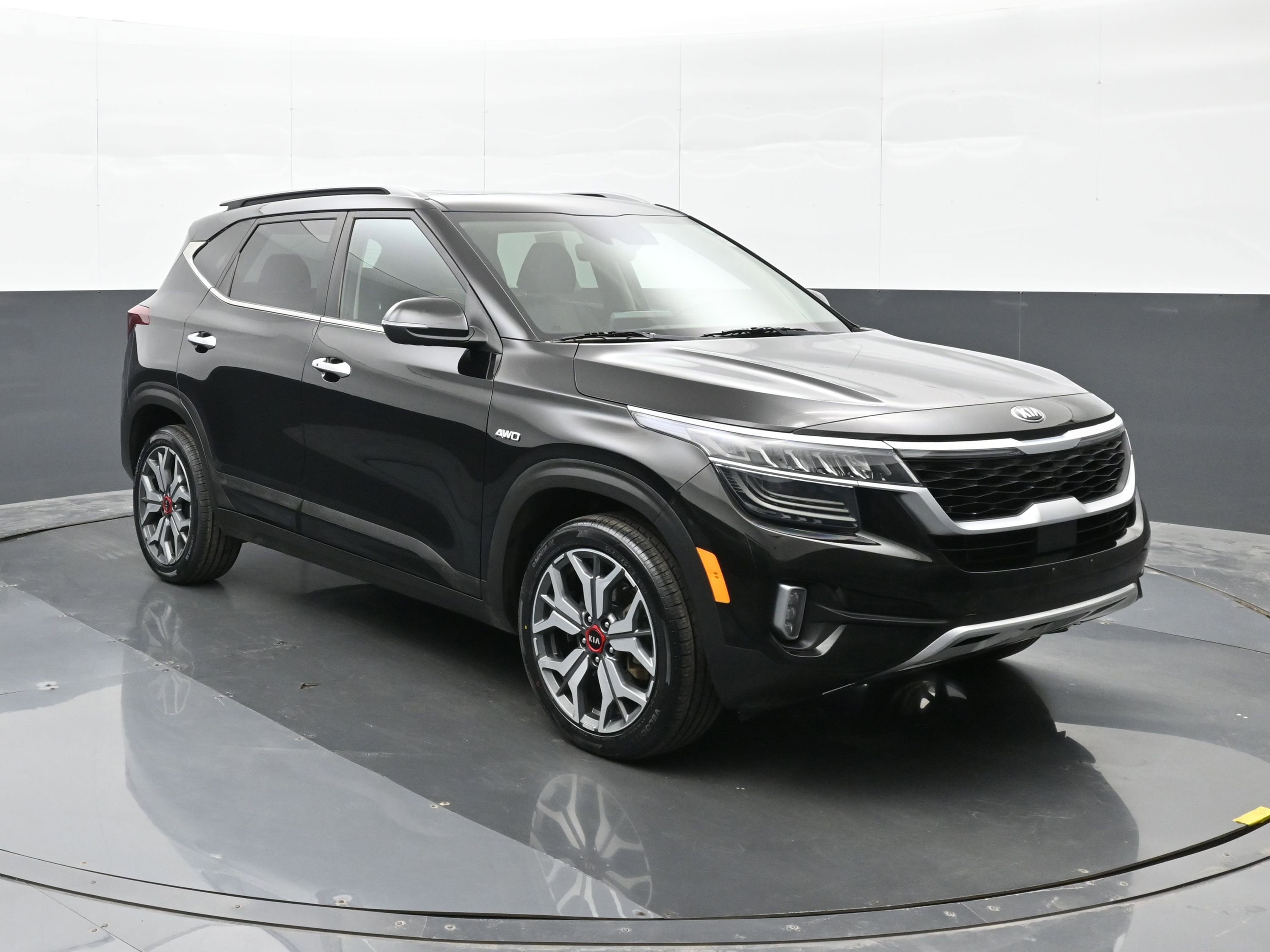 Used 2021 Kia Seltos SX w/ SX Sunroof Package image 6