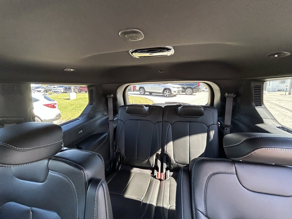 New 2025 Jeep Grand Cherokee L Limited image 33