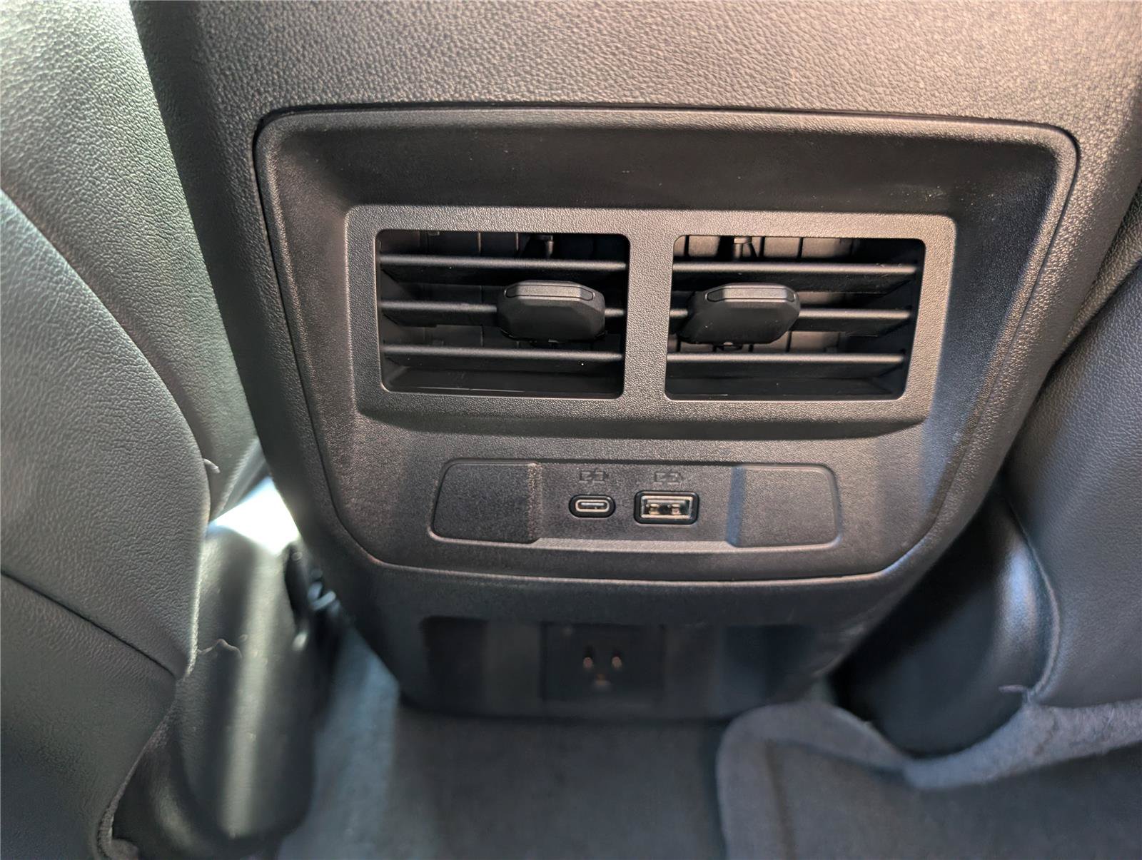 Used 2024 Chevrolet Colorado LT w/ LT Convenience Package III AWD/4WD image 18