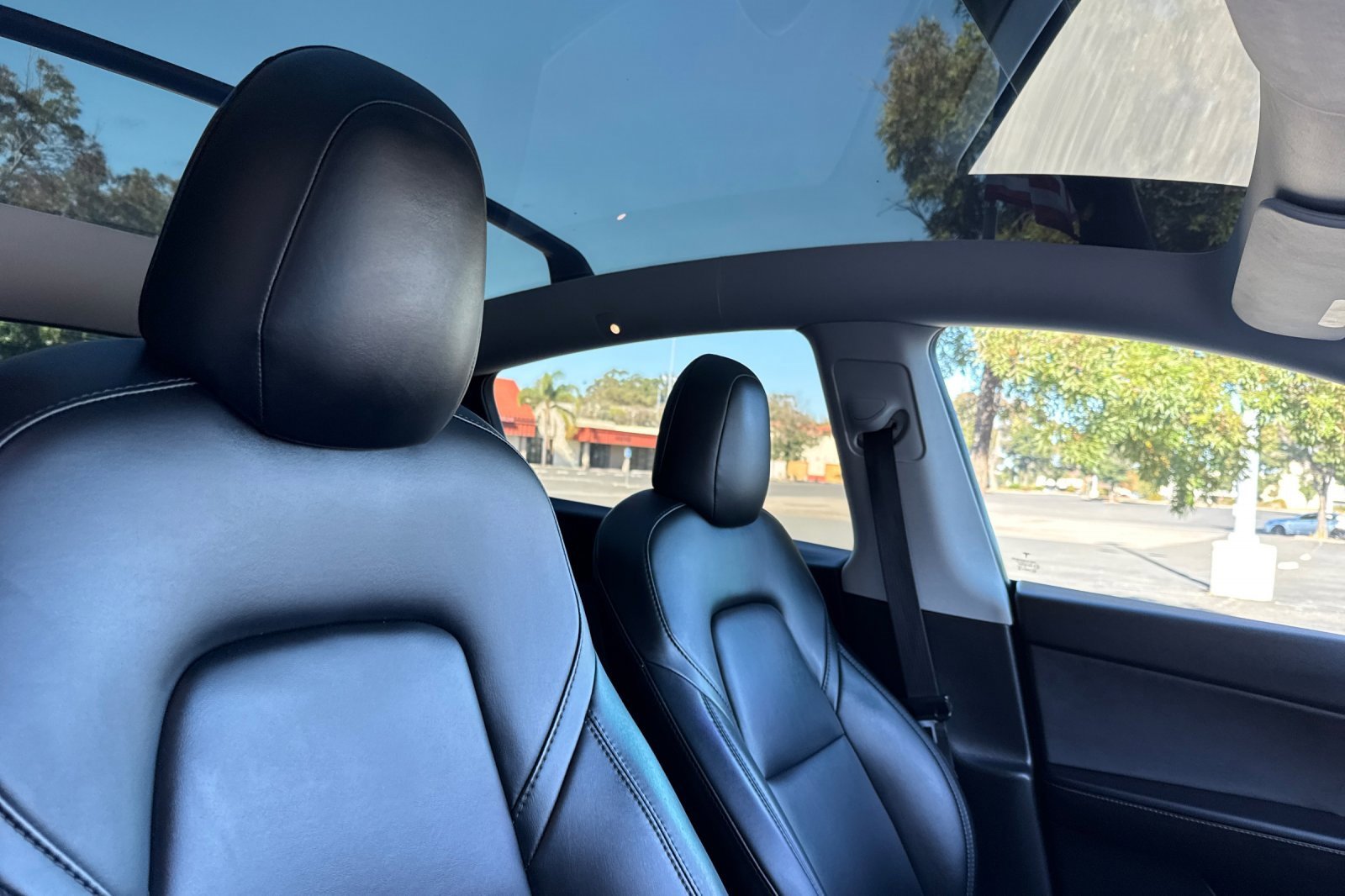 Used 2020 Tesla Model Y Long Range image 16