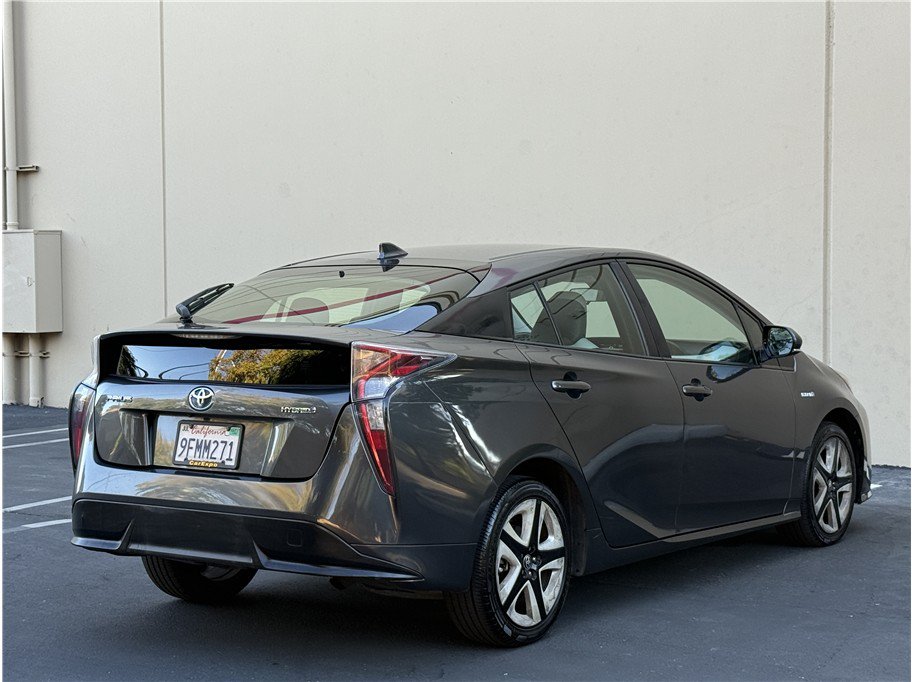 Used 2016 Toyota Prius Three Touring FWD image 6