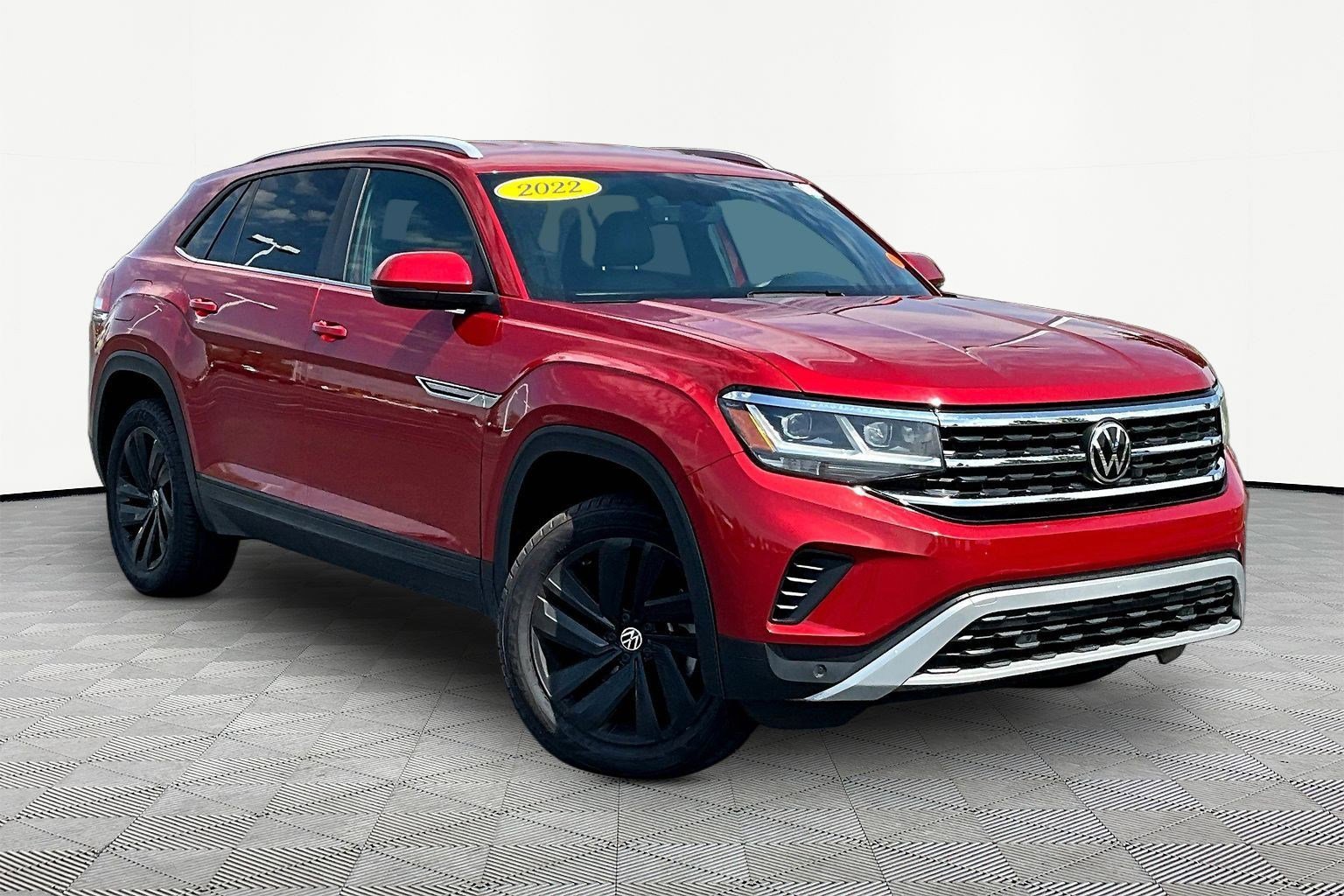 Used 2022 Volkswagen Atlas Cross Sport SE w/ Black Wheel Package AWD/4WD image 3