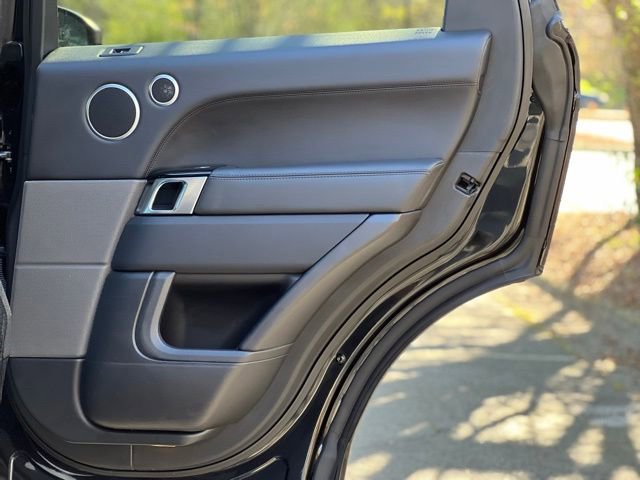 Used 2017 Land Rover Range Rover Sport HSE image 18