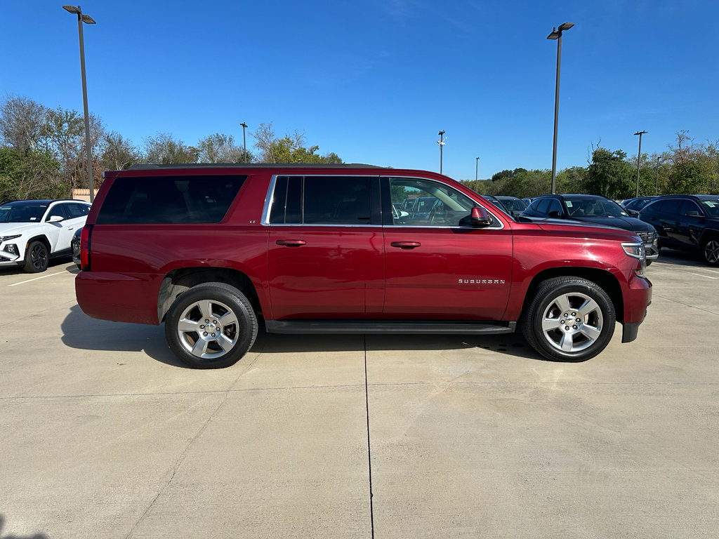 Used 2016 Chevrolet Suburban LT image 5