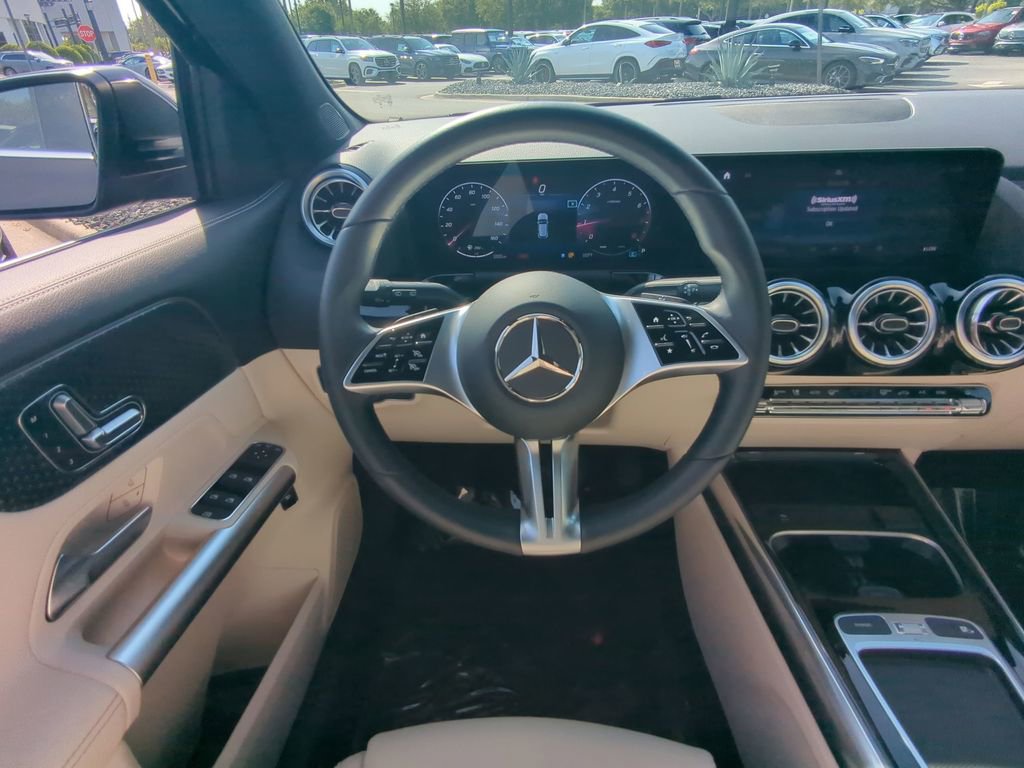 Certified 2025 Mercedes-Benz GLA 250 image 3