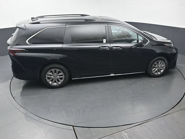 Used 2026 Toyota Sienna XLE AWD/4WD image 48