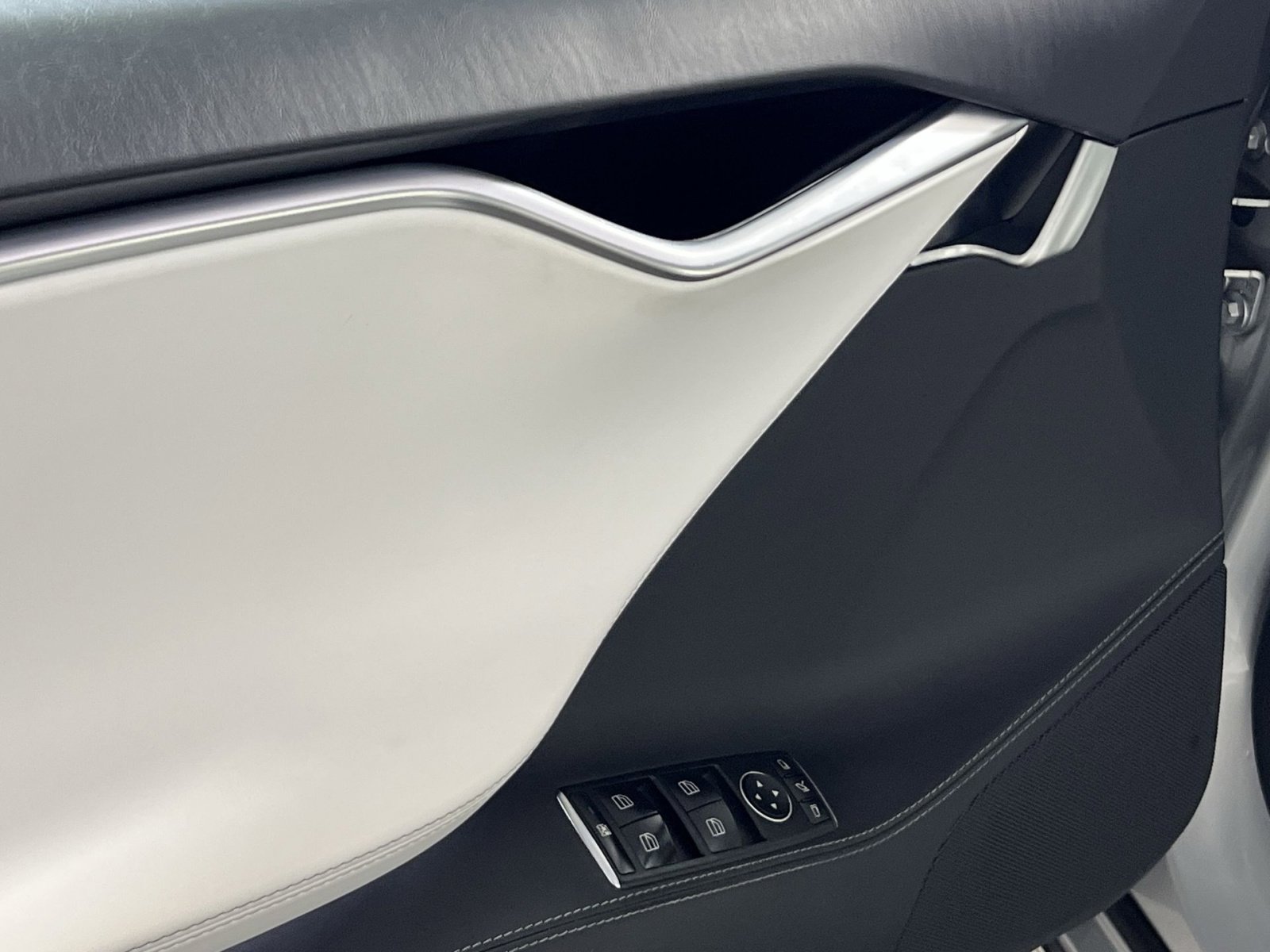 Used 2017 Tesla Model S 90D image 15