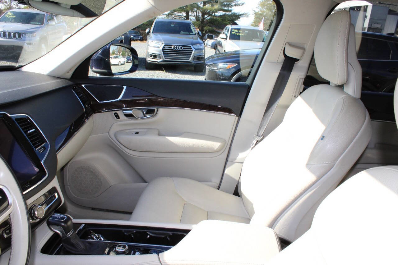 Used 2016 Volvo XC90 T6 Momentum w/ Momentum Plus Package image 14