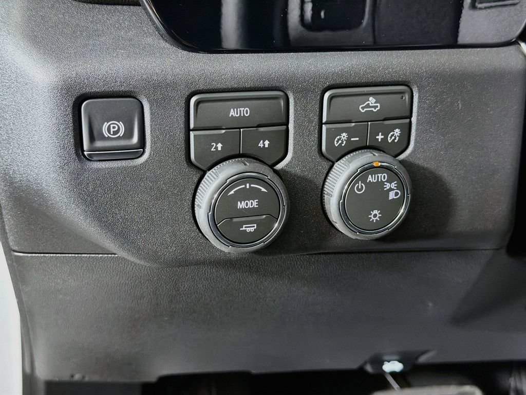 Used 2026 Chevrolet Silverado 1500 LT AWD/4WD image 33