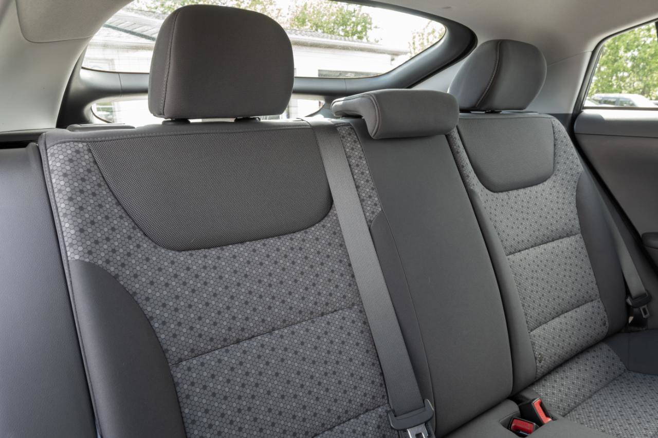 Used 2018 Hyundai Ioniq Blue FWD image 34