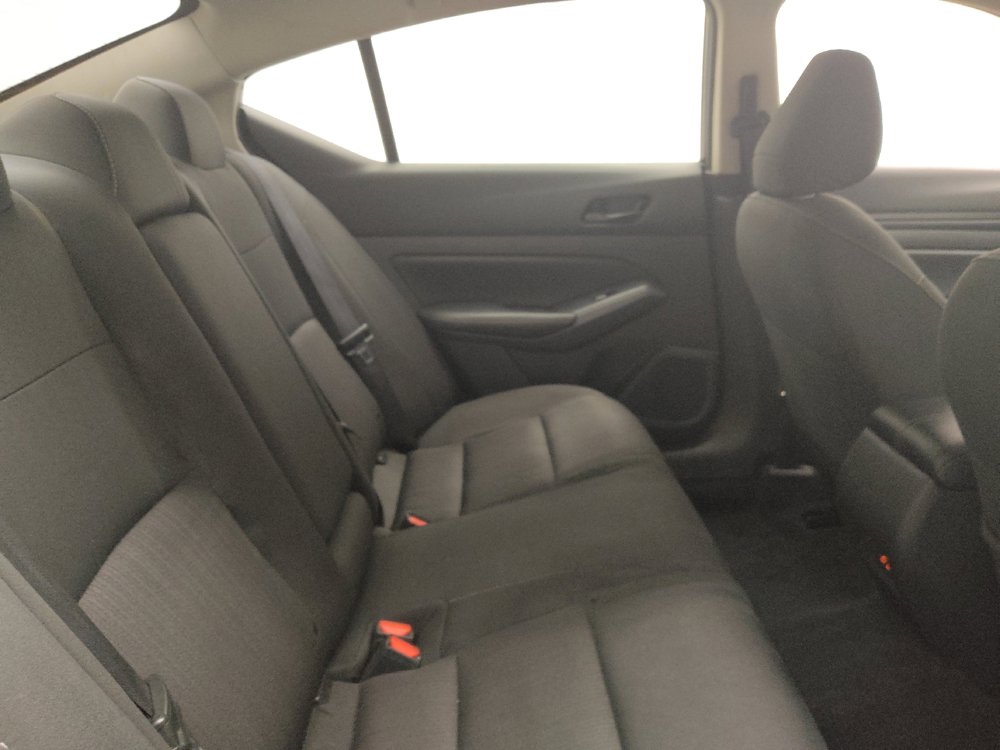 Used 2025 Nissan Altima 2.5 SV FWD image 19