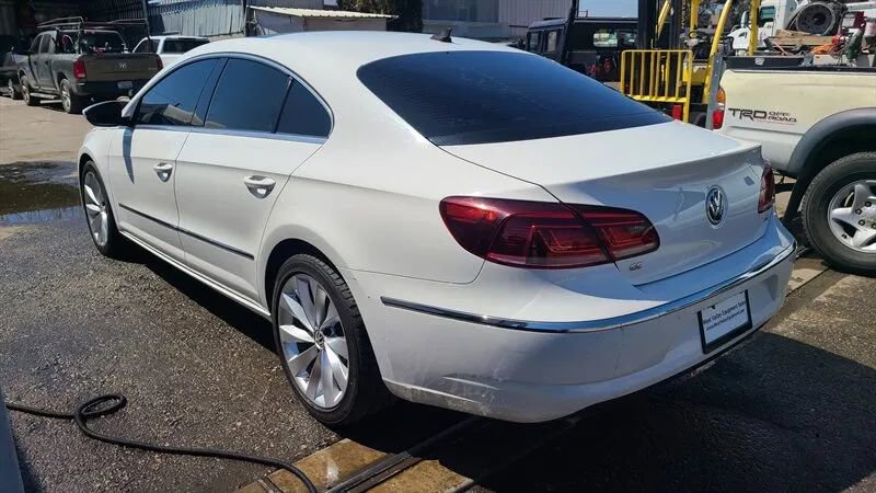 Used 2013 Volkswagen CC Lux FWD image 3