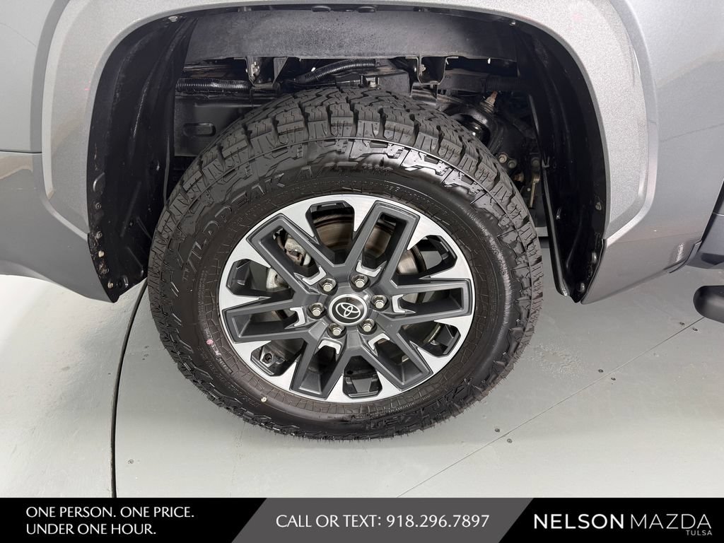 Used 2023 Toyota Tundra Limited AWD/4WD image 13