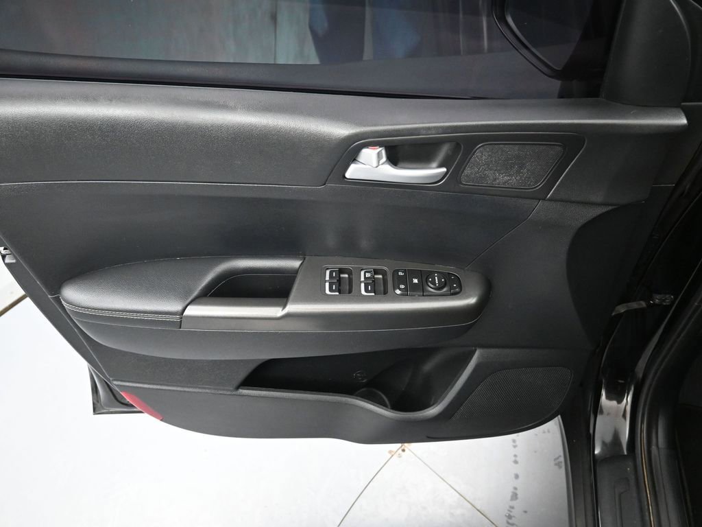 Used 2022 Kia Sportage LX image 22